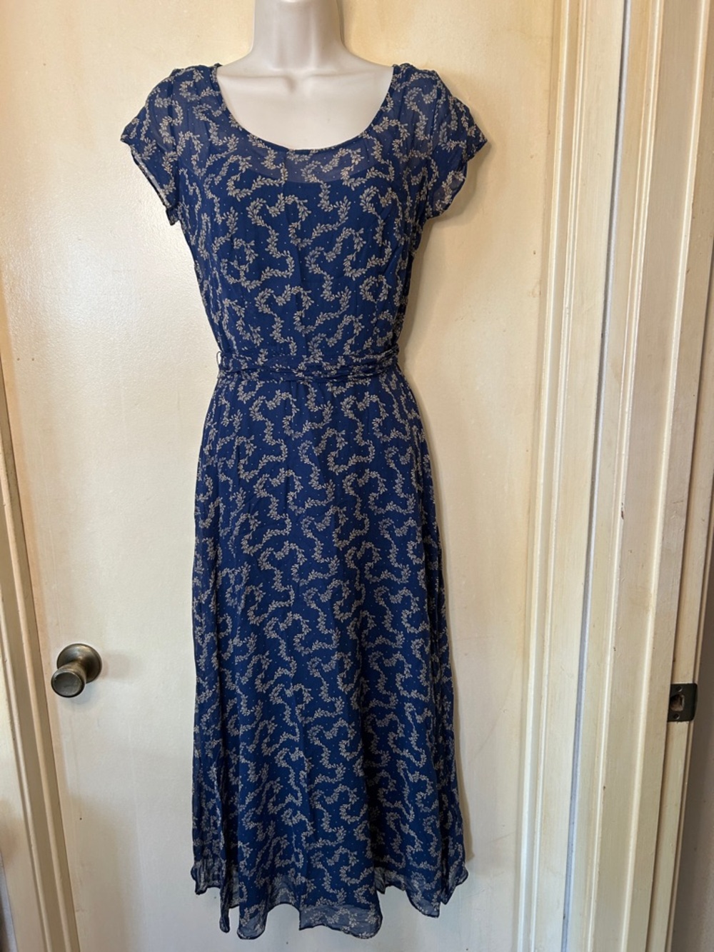 Banana Republic Navy Maxi Dress with Tan Floral Pattern size 2